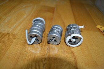 predam drevenu skrinku plnu zavitnikov - 6