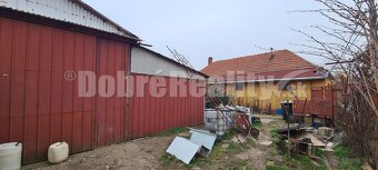Široký pozemok 754m2 v pokojnej ulici v obci Tešedíkovo. - 6