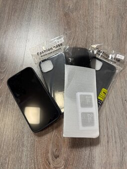 Predám IPhone 13 256GB midnight - 6
