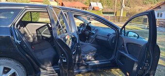 Toyota Avensis Combi 2,2 D-CAT 130kw - 6