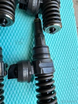 Trysky vstrekovac 038130073ag 1.9tdi 77kw bxe bkc bjb bru - 6
