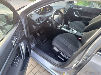 Peugeot 308 , 137.000km, benzin 96 kW - 6
