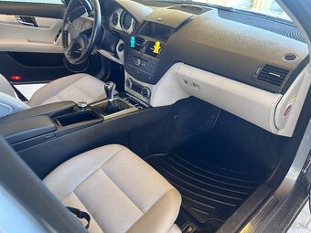 Mercedes-Benz C320 - 6