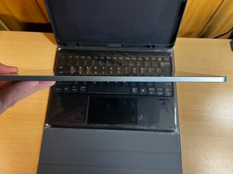 iPad Air 13-inch (M2) 128Gb Wi-Fi + klavesnica ako obal - 6