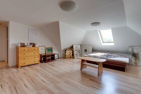 AZ. Rodinný dom s veľkou záhradou a vlastným fitkom - 6