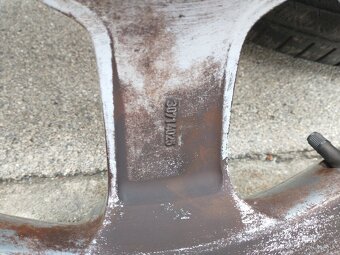 Predam alu na volvo xc70 xc60 celorocne 235/55 r17 - 6