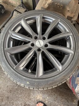 Predam komplet kolesa 235/40r19 5x114,3 et40 - 6