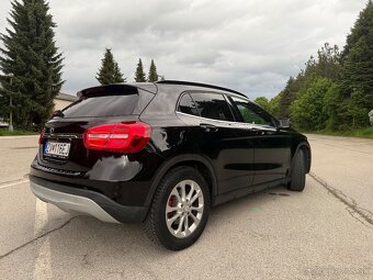 Mercedes Benz GLA 200d - 6