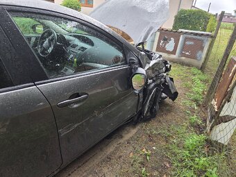 Mazda 3 na opravu - 6