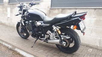 Yamaha XJR 1300 - 6