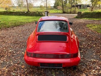 Porsche 911 Carrera 4 z roku 1990 - 6