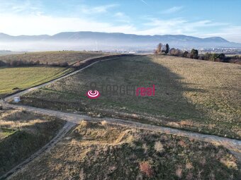 EXKLUZÍVNE – 4 SLNEČNÉ STAVEBNÉ POZEMKY NA DOSAH MARTINA | D - 6