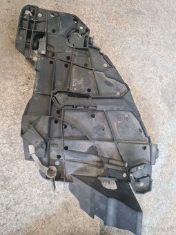 Držiak predného svetla VW Touareg 7l - 6