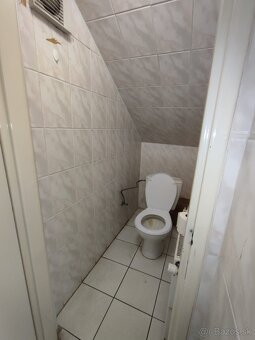 Predaj - komerčná budova v širšom centre mesta Levice - 6