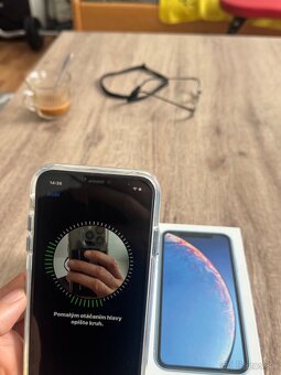 Iphone xr 64 gb modry - 6