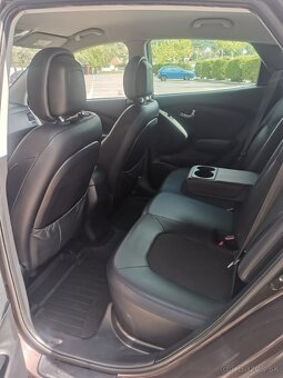 Predám Hyundai IX35 , 2CRDi 4wd, r.v. 2012 - 6