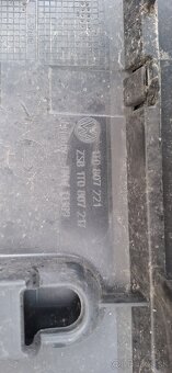 Predný nárazník Volkswagen Touran 1 2003 - 2008 - 6