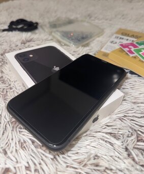 iPhone 11 64 GB Black TOP STAV - 6