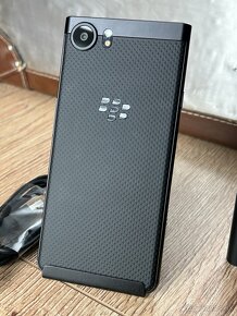 BlackBerry KEYone 32GB BBB100-2 - Black - 6