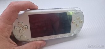 Predám PSP 1004 Ice white z krémovými tlačidlami - 6