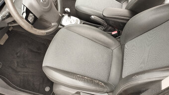 Predám Opel Corsa 1.2 benzín automat - 6