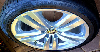 alu R18 5x112 orig. VW Passat, pneu 235/40 - 6
