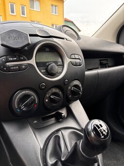 Mazda 2 - 6