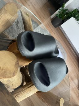 Yeezy slide cierne šľapky 40 - 6