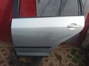 DVERE - VW GOLF 5 PLUS - 6