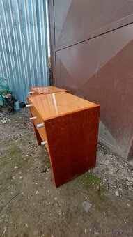 Predám 2 x retro nočné stolíky cena 60 eur. - 6