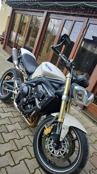 Triumph street triple 675 - 6