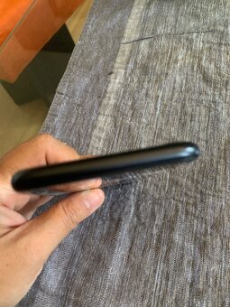 iPhone SE 2020 64GB - 6