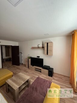 VEĽKÝ 2i byt, 3loggie, Žiar nad Hronom, Hurbanova ul., ESTY  - 6
