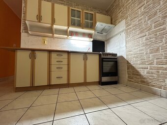 Ponúkam Vám na predaj 2 izbový byt v Leviciach. - 6