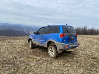 Terrano 2 - 6