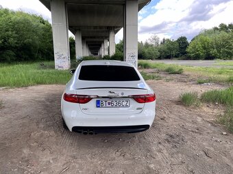 Jaguar XF 2.0D 4x4 132kw 8st. Automat - 6