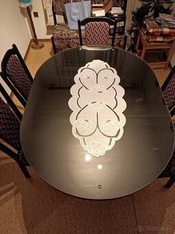 Jedálenský stôl so 6 stoličkami - 6