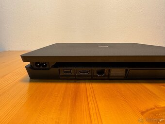 Predám Playstation 4 Slim 1TB + Controller - 6