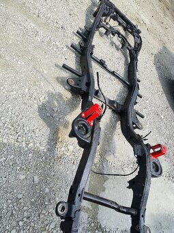 Nosný rám Nissan patrol y61 wagon - 6