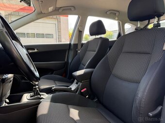 Hyundai i30 1.6 CVVT - 6