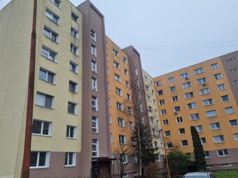 Znížená cena Slnečný trojizbový byt v Lučenci - 6