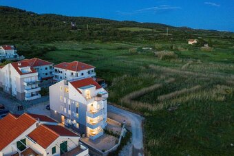 3-izbový zariadený apartmán v 1.rade od mora / Chorvátsko - 6