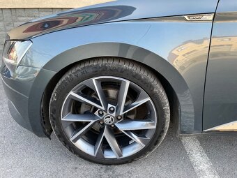 Skoda Superb Sportline 2.0tdi 140kw 4x4 dsg Pano webasto - 6
