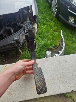 Plynový pedal - 6