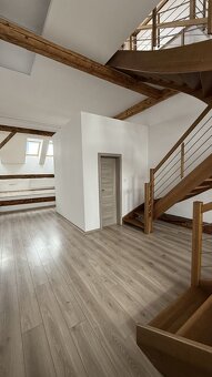 Prenájom 3-izbový byt na pešej zóne – Lazovná ulica Banská B - 6