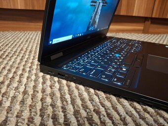 DELL Latitude 5580 s i5 ,FullHD, podsvietená klávesnica - 6