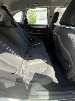 bmw 218d - 6