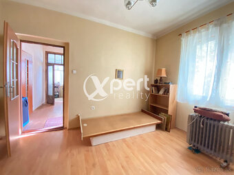 NOVÁ CENA Na predaj stavebný pozemok 1871 m2 so starším r - 6