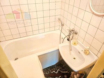 2 izbový byt Bánovce nad Bebravou / CENTRUM / LOGGIA / ČIAST - 6