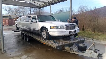 Lincoln town car limuzína 4.6 - 6